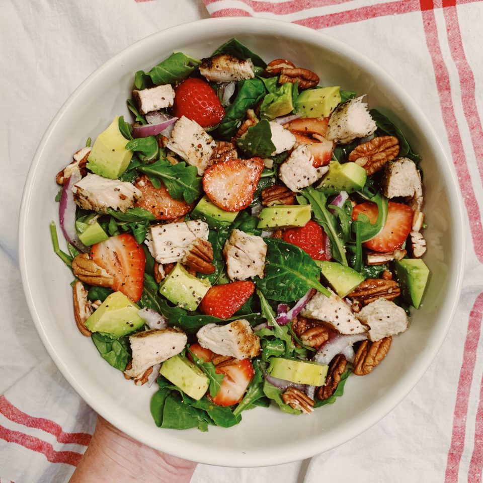 Spinach & Arugula Salad w/Strawberries, Avocado and Grilled Chicken